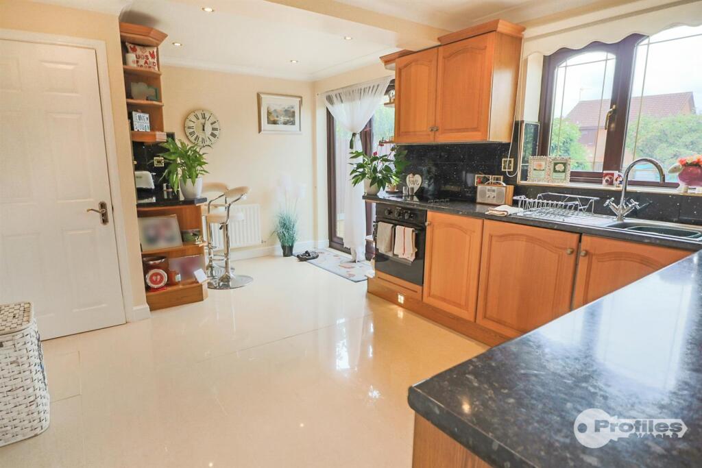 Shrewsbury Close, Barwell photo 3