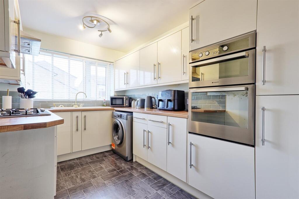 Main image of property: Fabians Close, Coggeshall, Colchester, CO6 1QB
