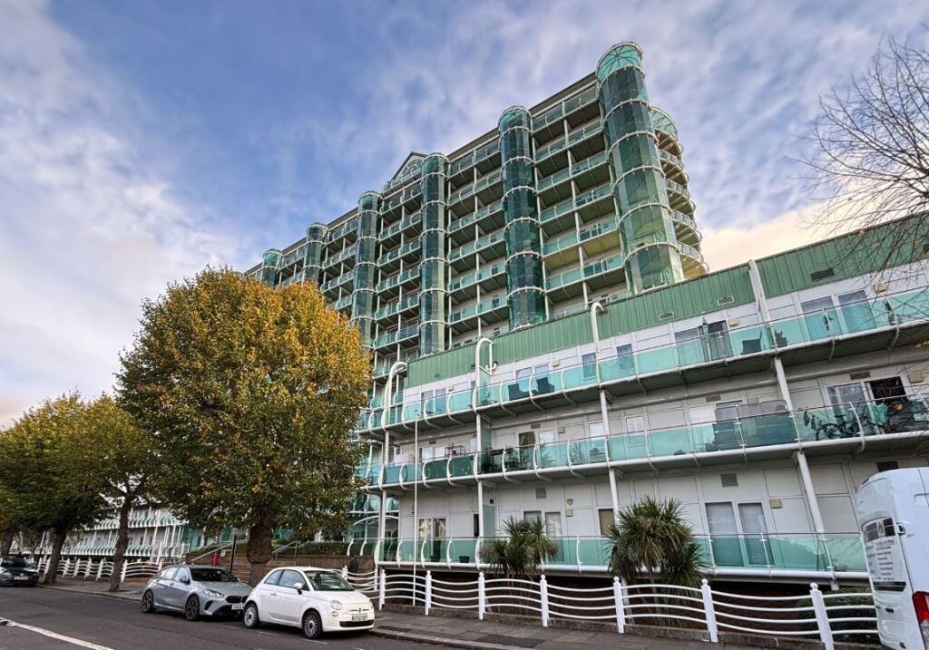 Main image of property: Flat 902 Tower Point, 52 Sydney Road, Enfield, Middlesex, EN2 6SY