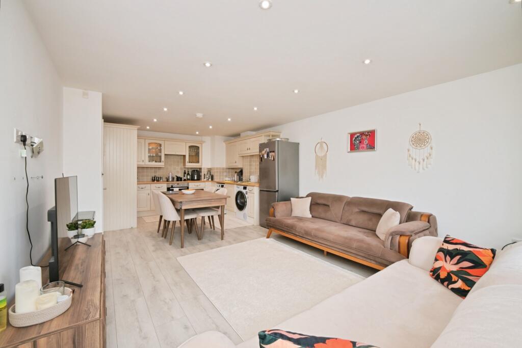 Main image of property: Stockbridge Close, Cheshunt, EN7