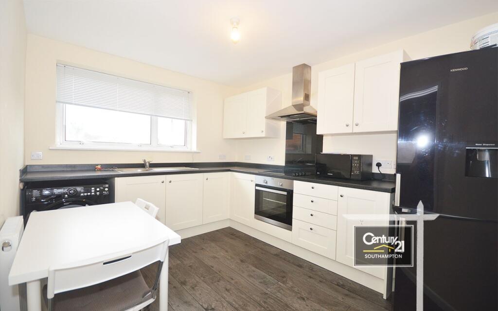 Apartment in Southampton, Shirley Park - View 2