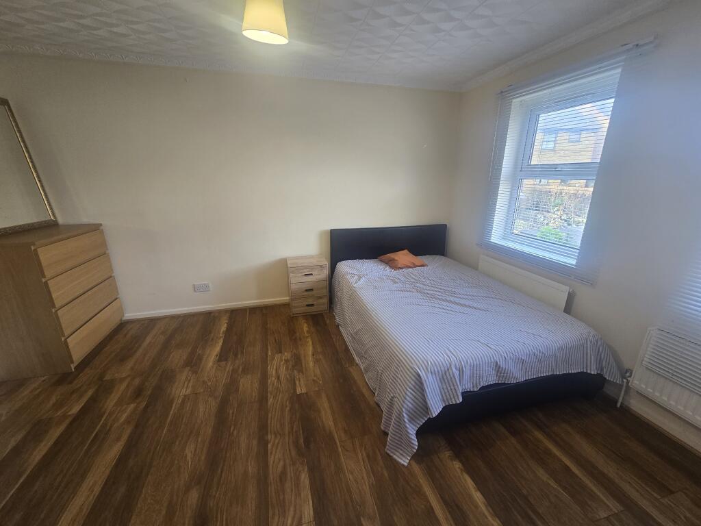 House in London - View 5