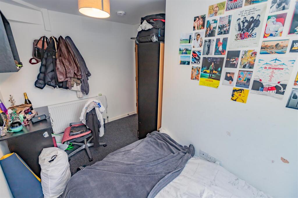 6 bedroom house for rent