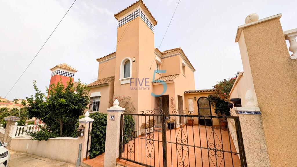 Main image of property: Valencia, Alicante, Villamartin