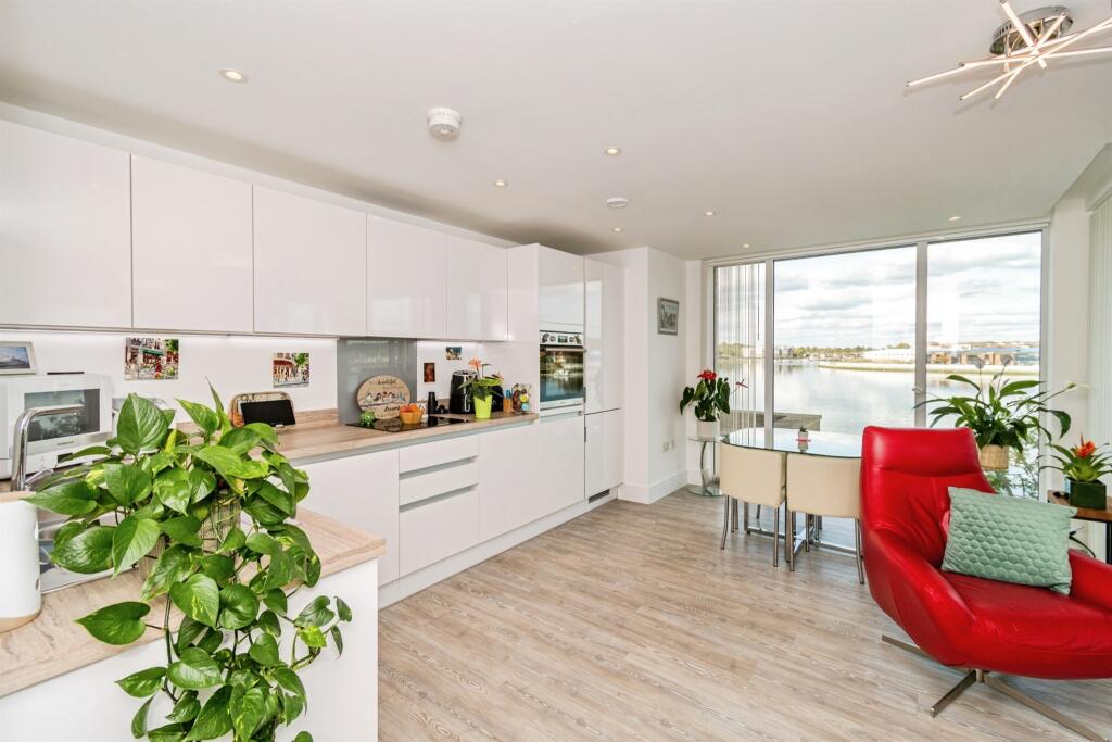 Meridian Way, Southampton photo 4