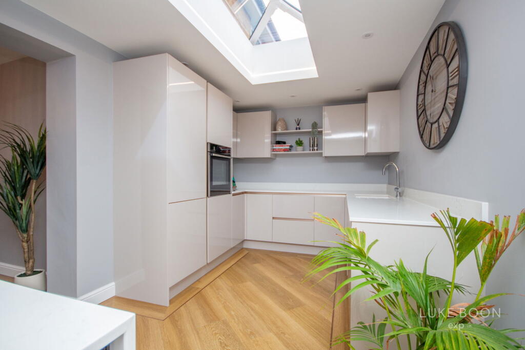 County Close, Plympton, PL7 2UA photo 3