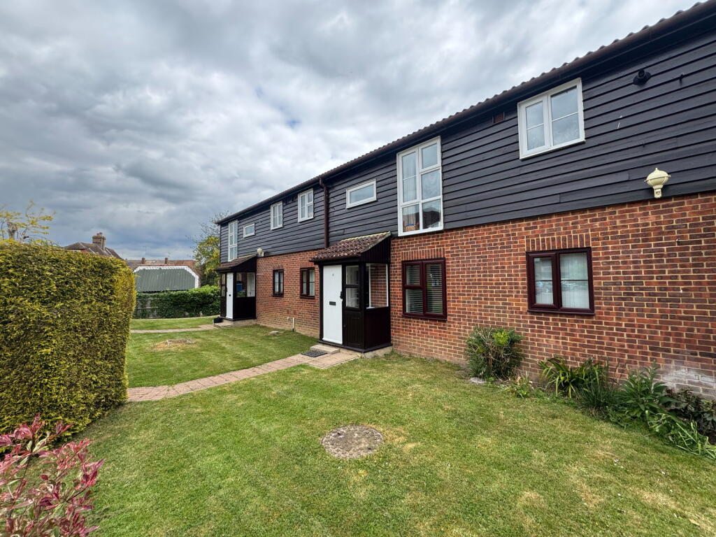 Main image of property: Oak Tree Close,Marden,Kent,TN12 9EW
