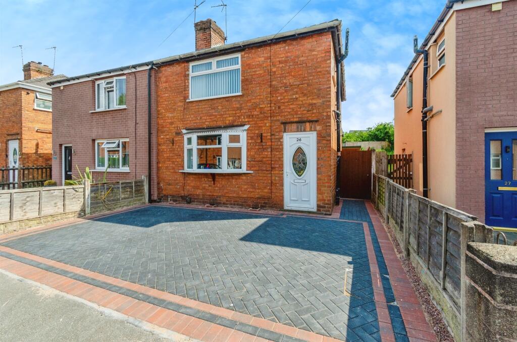3-bed semi-detached on Peach Avenue, Wednesbury, £190,000