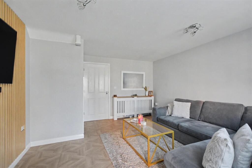 Bridge Street, Sandiacre, Nottingham - More