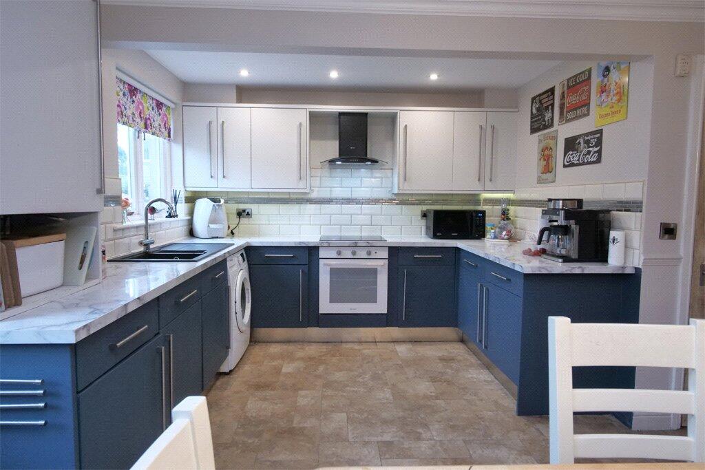 10 Victoria Mews, Earby, Lancashire, BB18 6QU photo 4