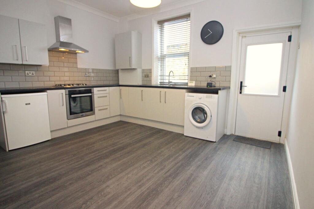 446 Helmshore Road, Helmshore, Rossendale photo 3