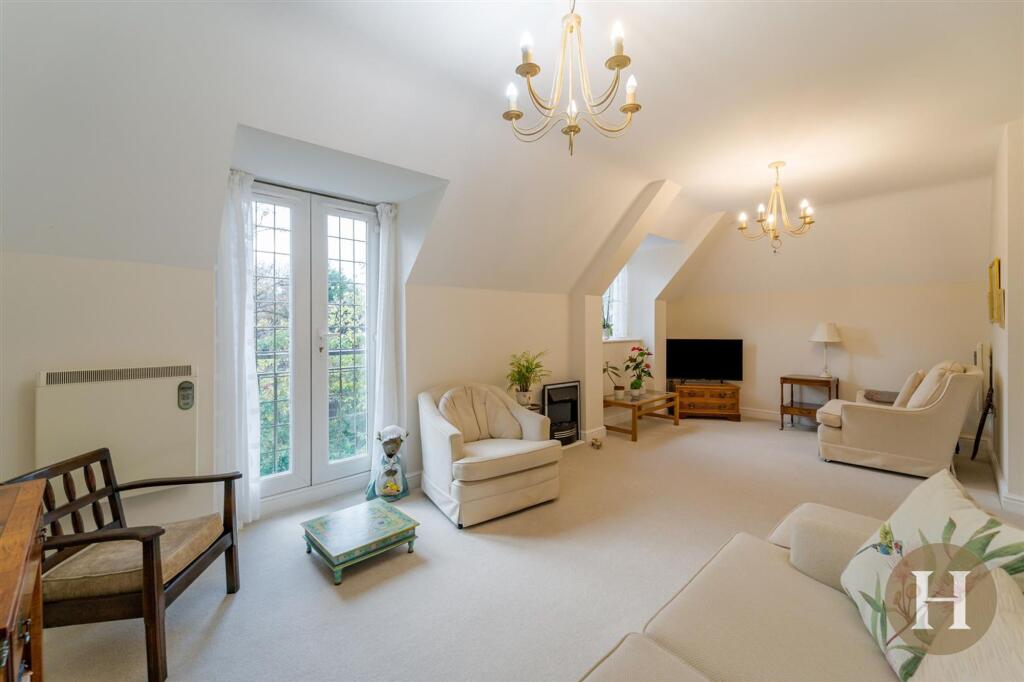 Apartment in Birmingham, West Midlands - View 2