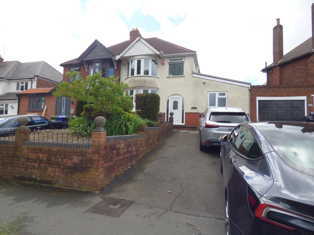 Main image of property: The Broadway, Dudley