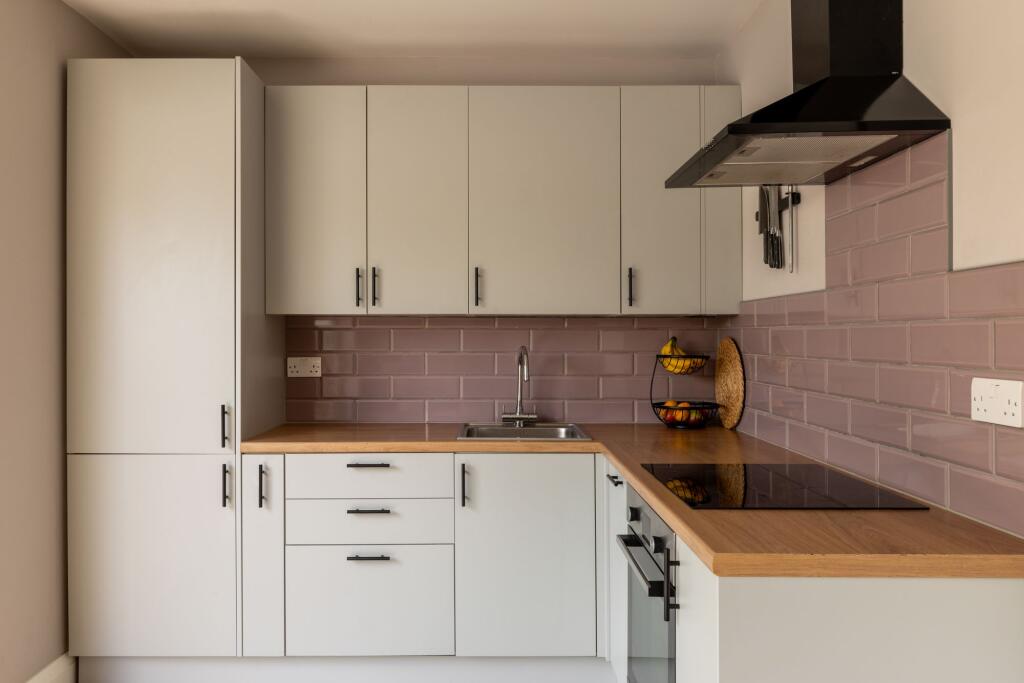 House in Brighton, Saltdean - More