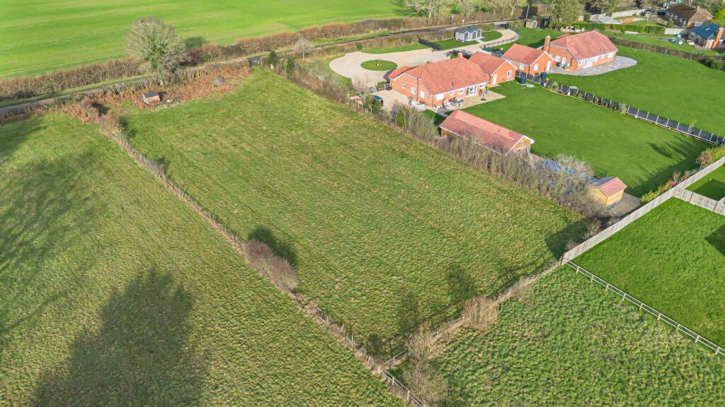 Main image of property: Land Adjacent To Robins Rest, Ramsdell Road, Pamber End, Hampshire, RG26 5GS