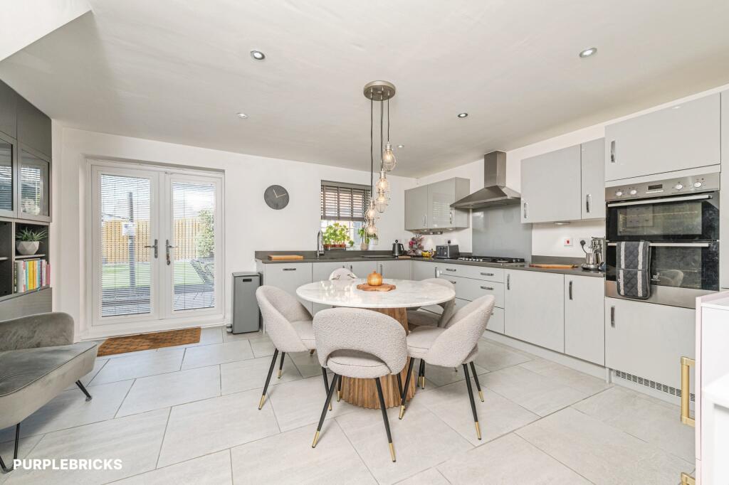 House in Wakefield - View 2