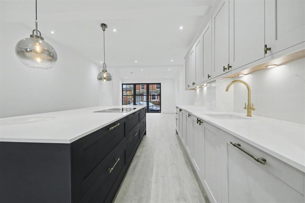 Main image of property: Station Road, Radlett