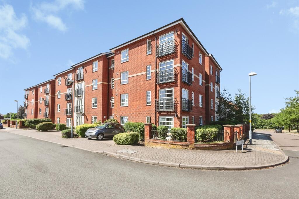 House in Birmingham, Stockland Green - View 2