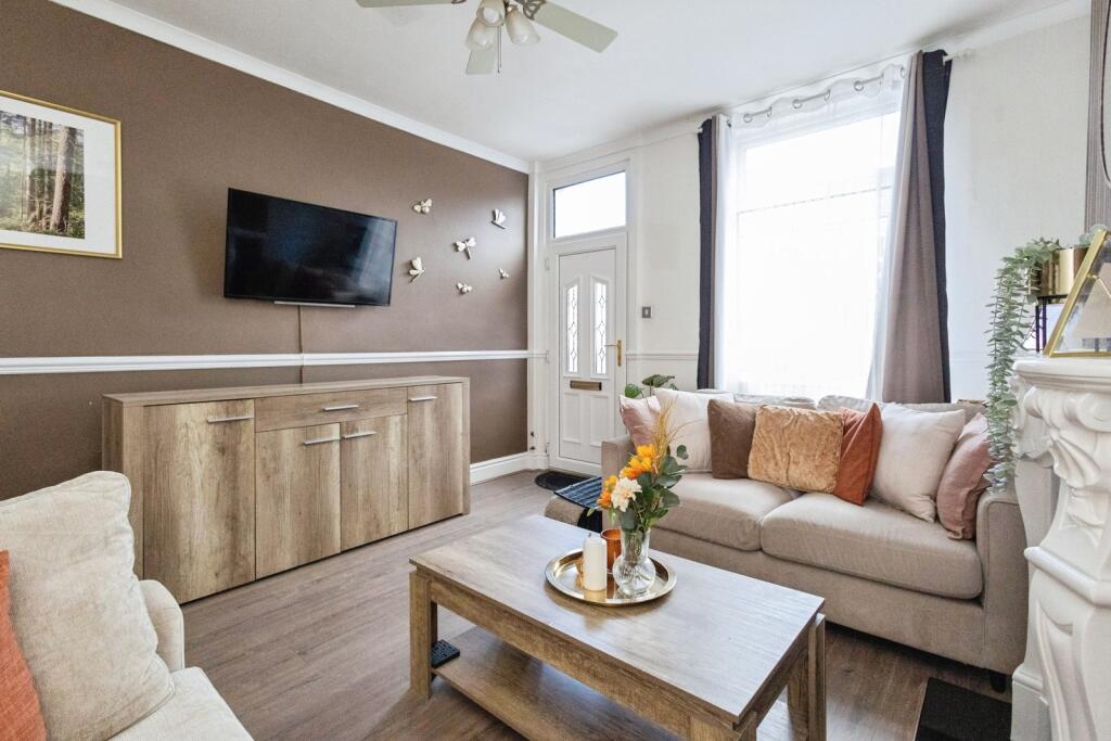 House in Tameside, Greater Manchester - View 4