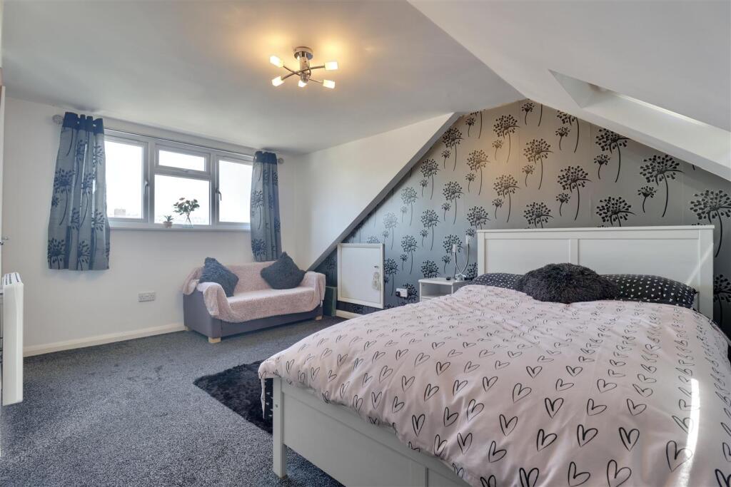 Kinross Crescent, Drayton, Portsmouth – pohled 6