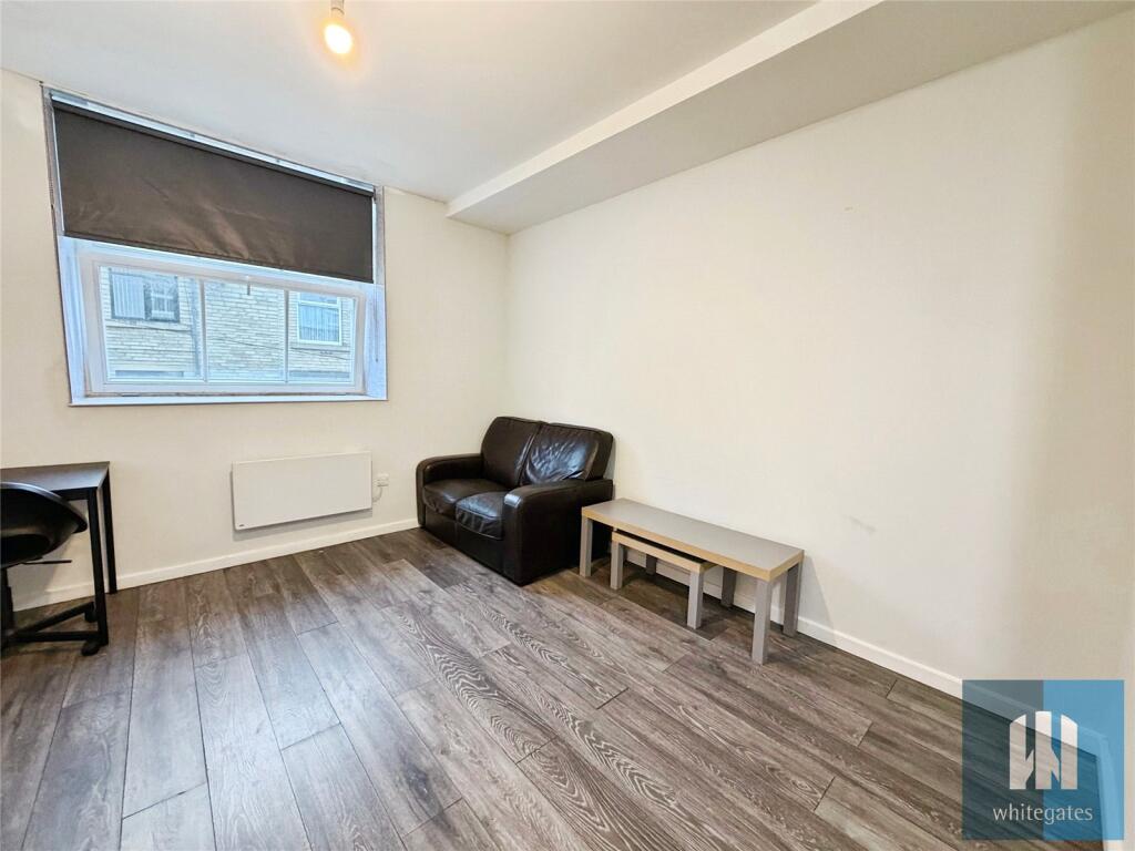 Apartment in Kirklees, West Yorkshire - More