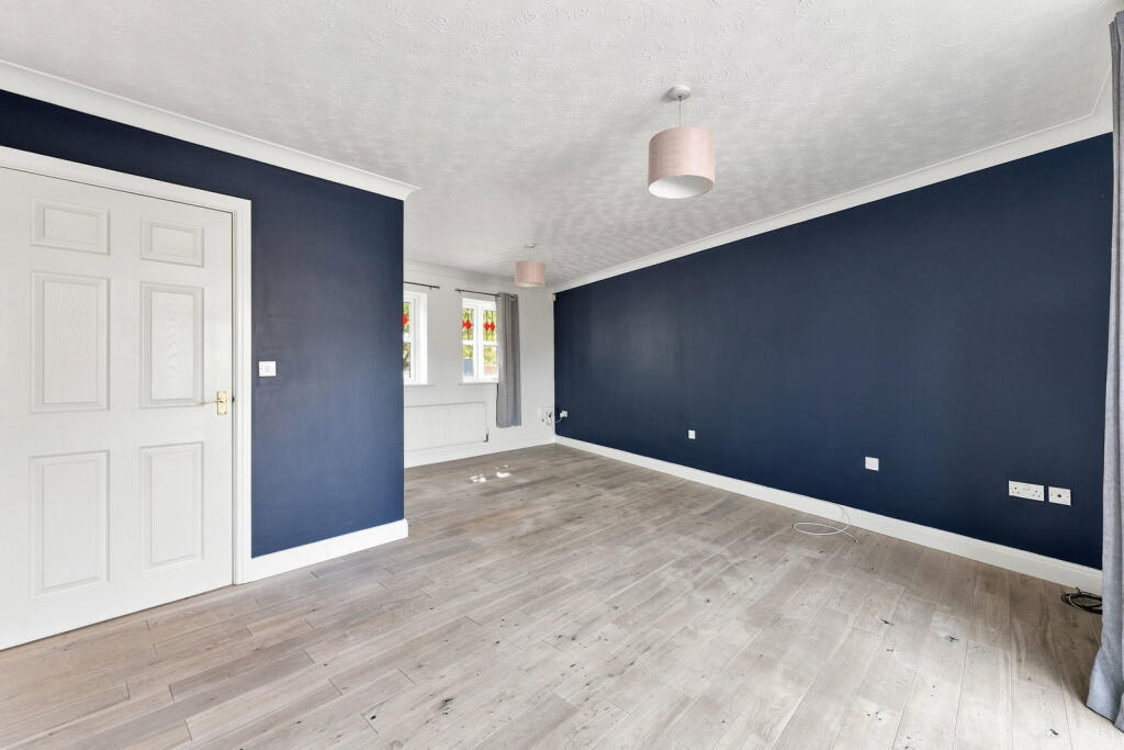 House in Rotherham, Dalton - More