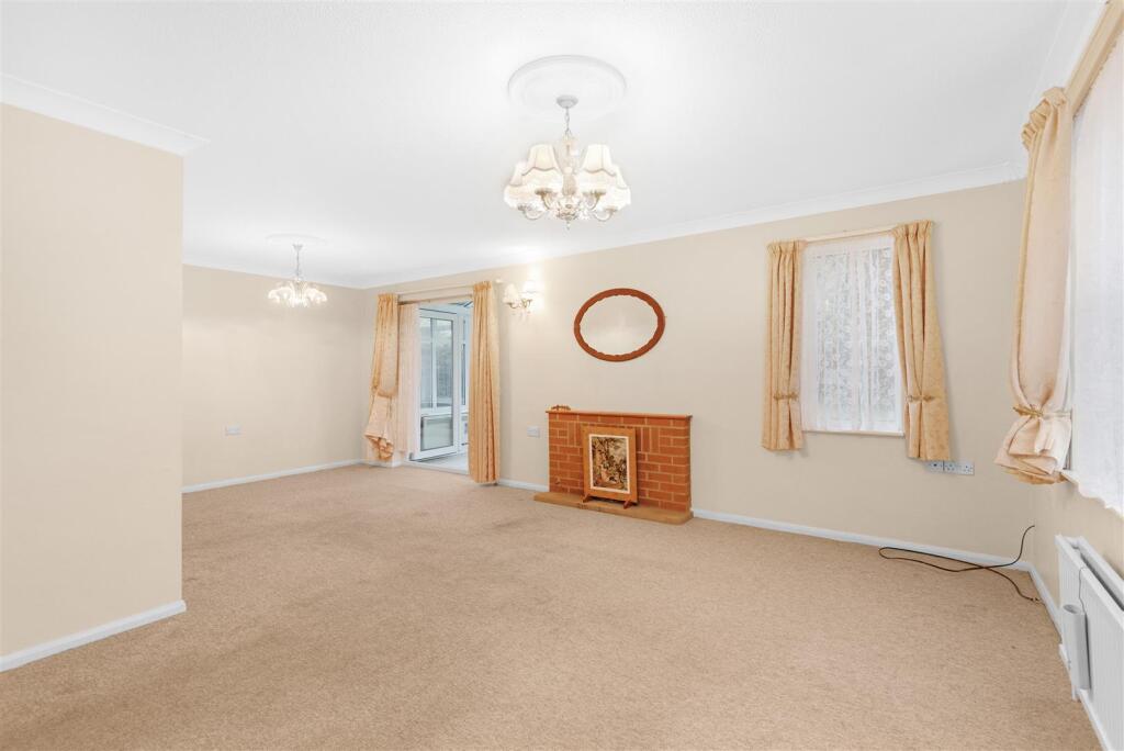 House in Barton Seagrave, North Northamptonshire - More