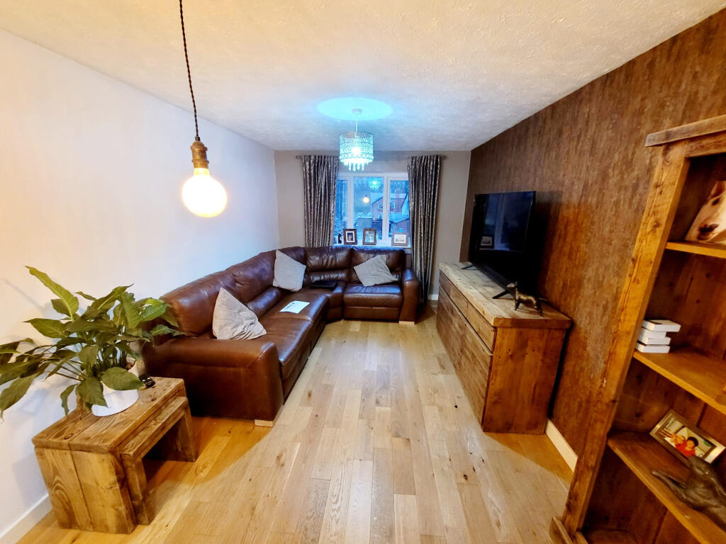 Apartment in Salford, Greater Manchester - View 5
