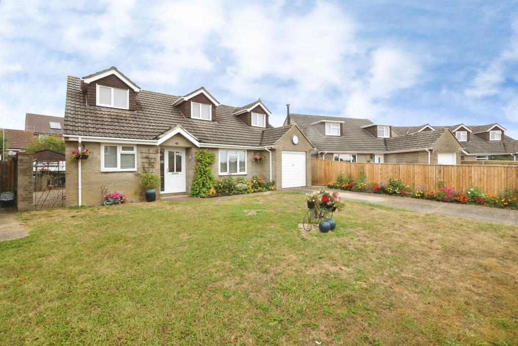 House in Durrington, Wiltshire - View 2