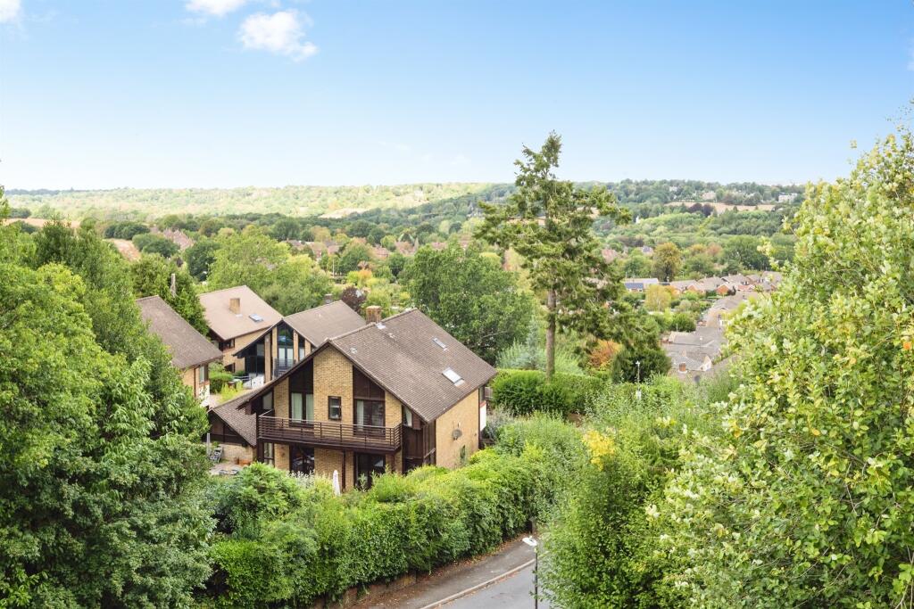 Apartment in Tunbridge Wells, Kent - View 4