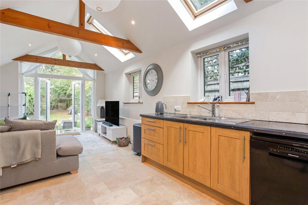 House in Kingston upon Thames - View 4
