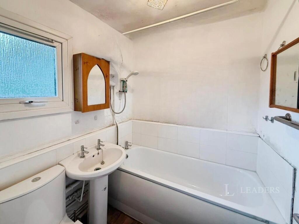 Apartment in Maidstone, Kent - More