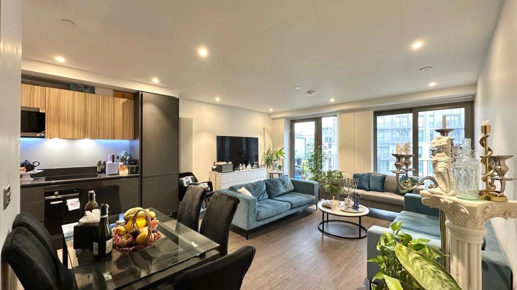 Main image of property: Western Gateway, London, E16