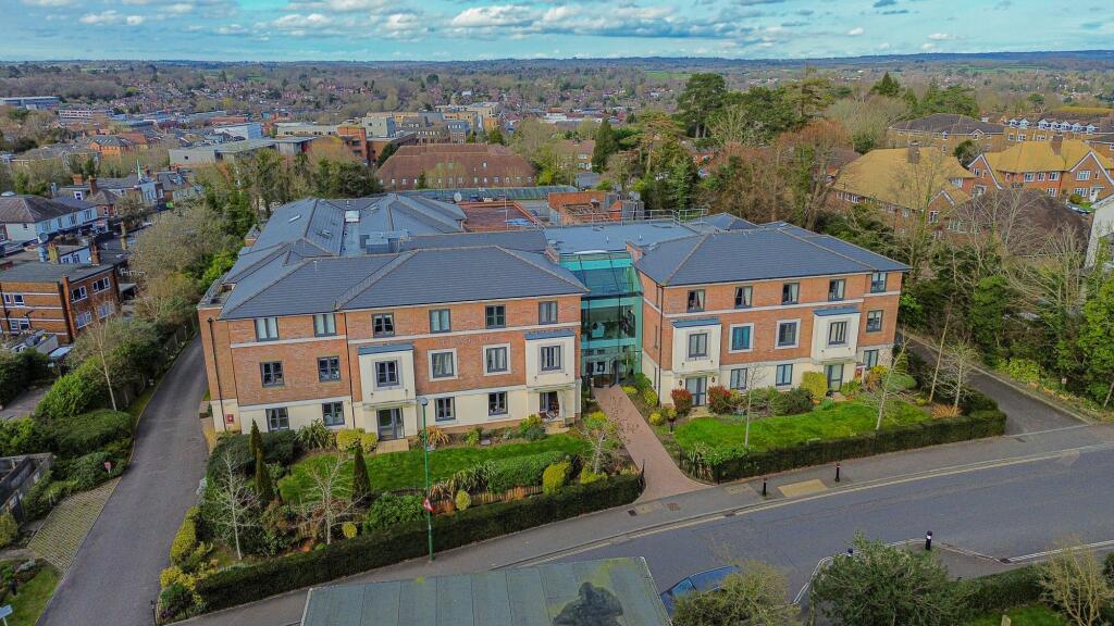 2-bed flat on Church Road, Petlands Lodge, RH16, £385,000