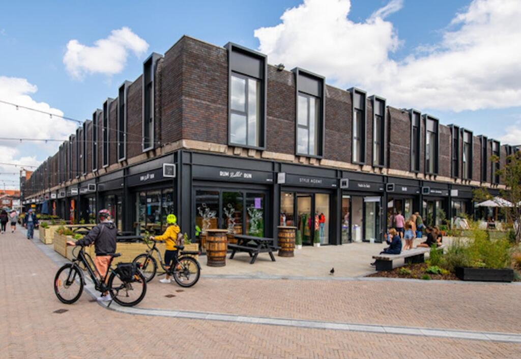 Main image of property: 7 The Mall, Stanley Square, Sale, M33 7XZ