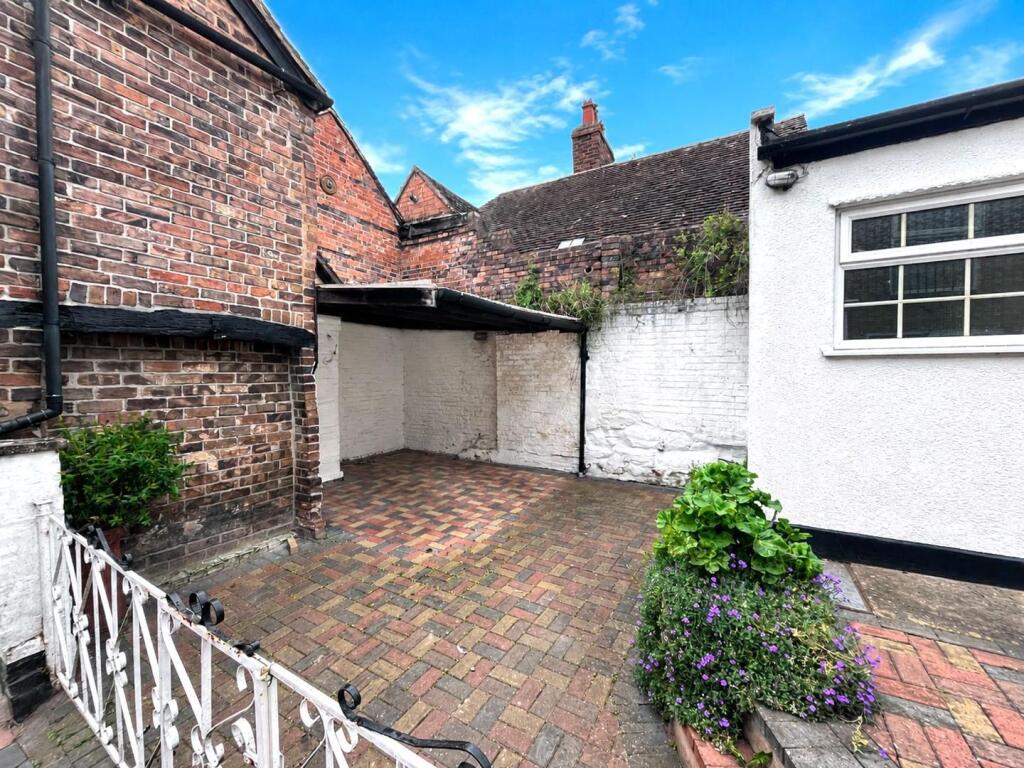 House in Wolverhampton - View 4