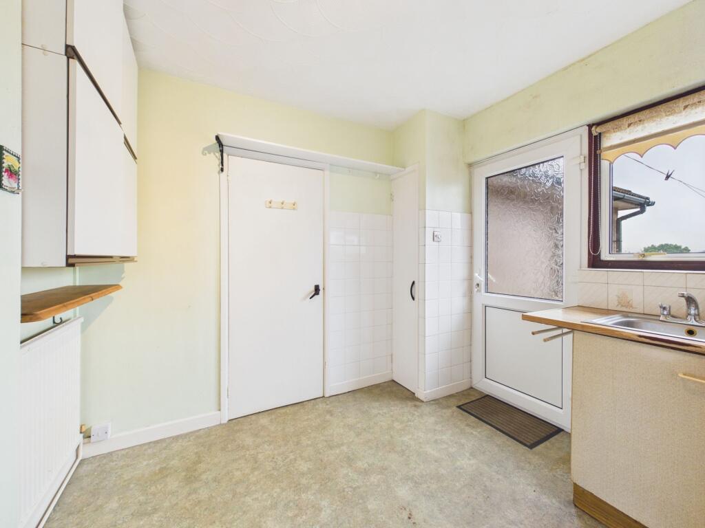 House in Gilwern, Llanelly - View 5