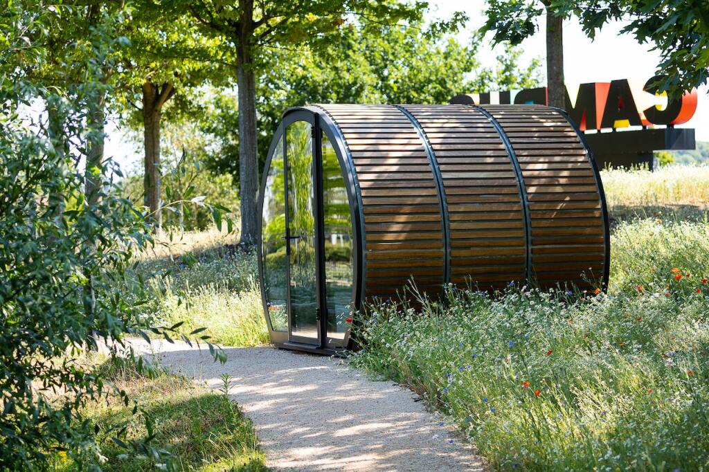2022_07_290402 Outdoor meeting pods 2.jpg