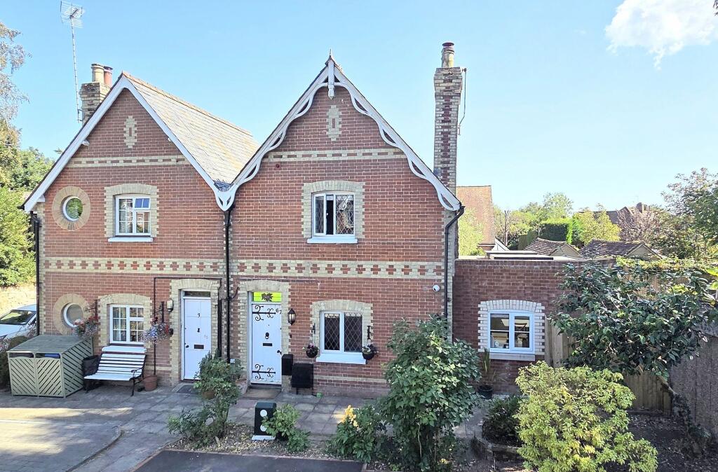 Main image of property: High Street, Ardingly, RH17 6TB