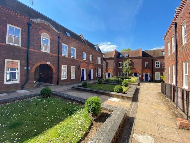 Main image of property: Oxford Road, Aylesbury, HP19