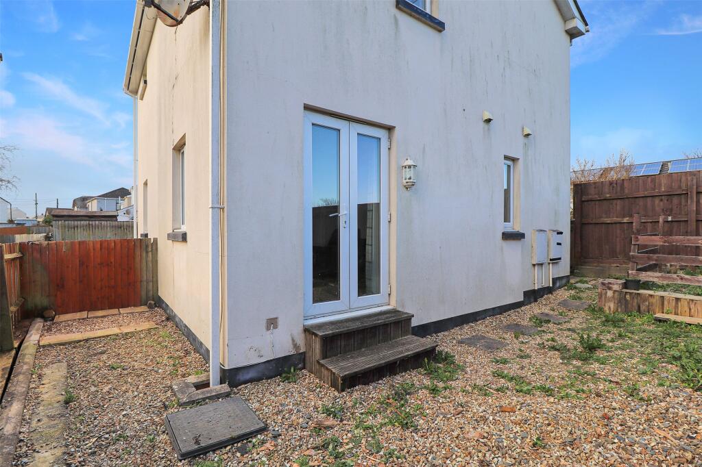 Handy Cross, Clovelly Road, Bideford, Devon, EX39 photo 2