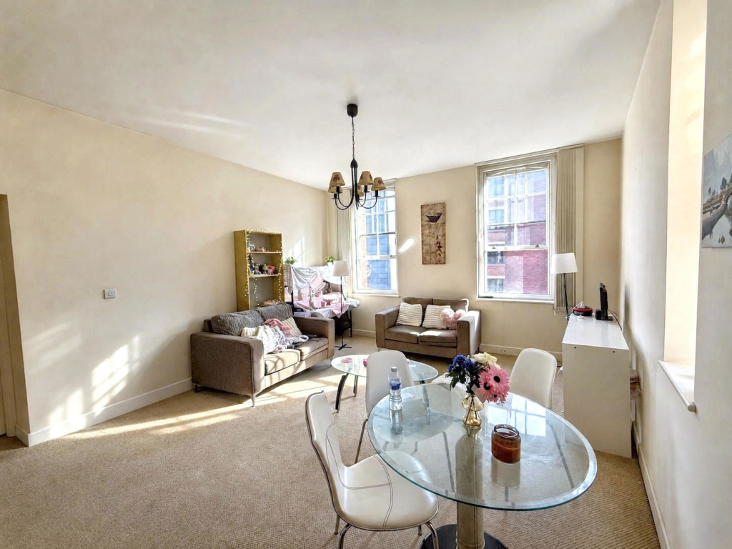Apartment in Newcastle upon Tyne - View 2
