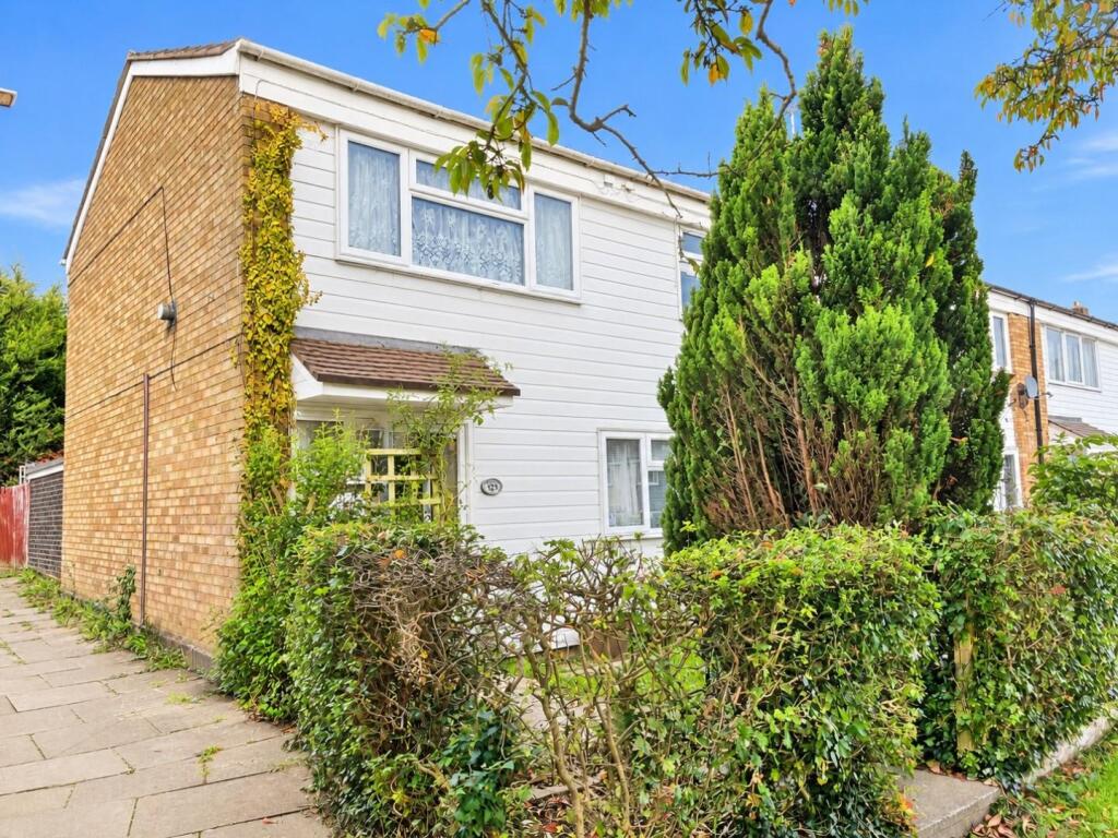 3-bed terraced on Verity Way, Stevenage, £315,000
