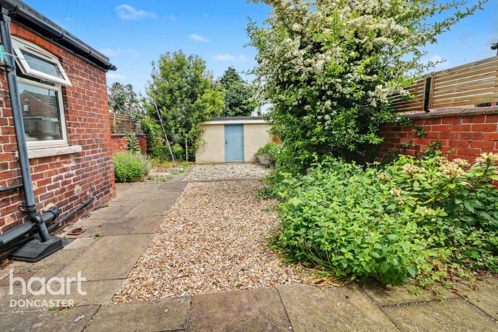 Town Moor Avenue, Doncaster photo 4