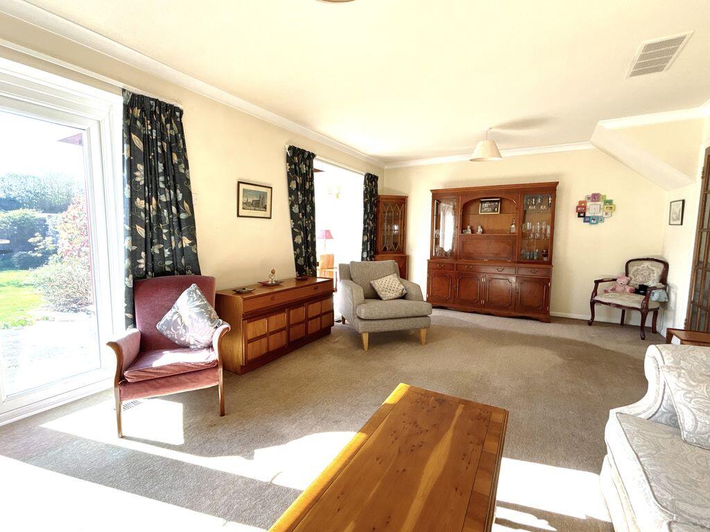 Forge Drive, Farnham Common photo 3