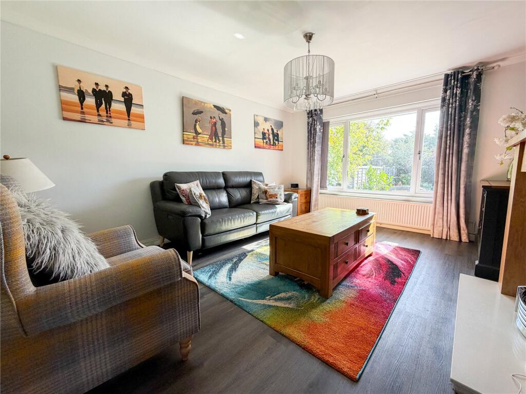 Westfield Close, Burnham-on-Sea, Somerset, TA8 photo 2