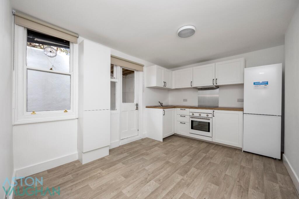 Apartment in Hove, Brighton and Hove - View 3