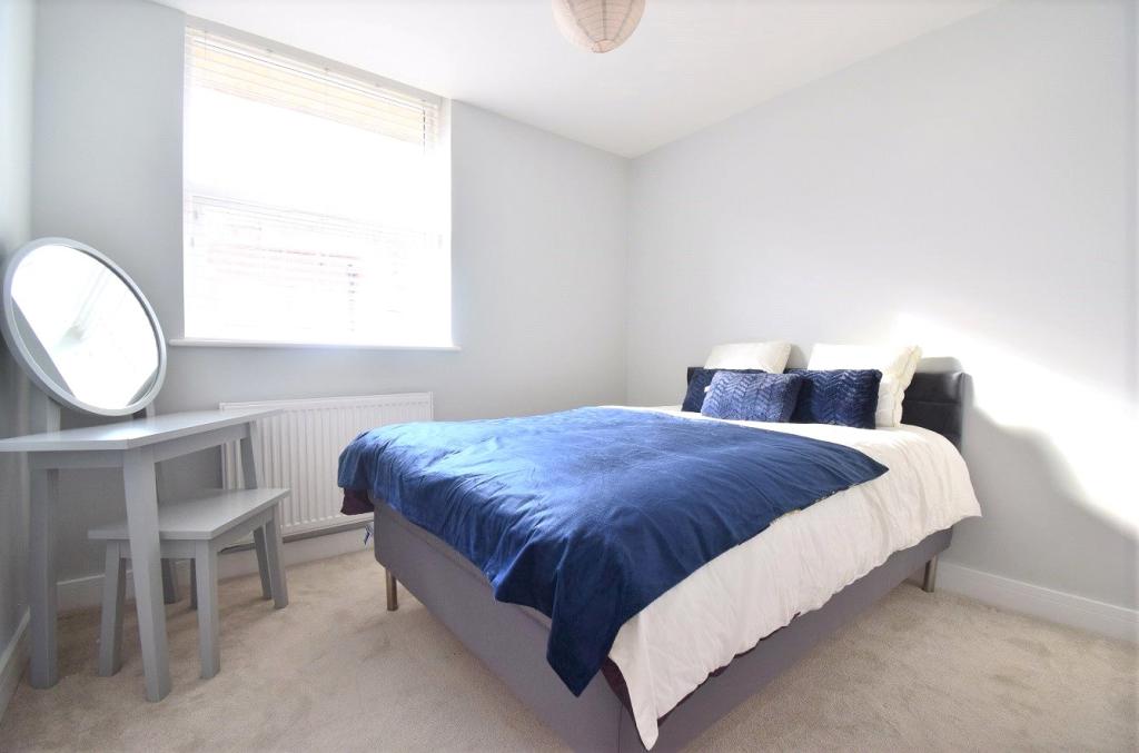 Apartment in Basingstoke and Deane, Top of Town, Kings Furlong - View 4