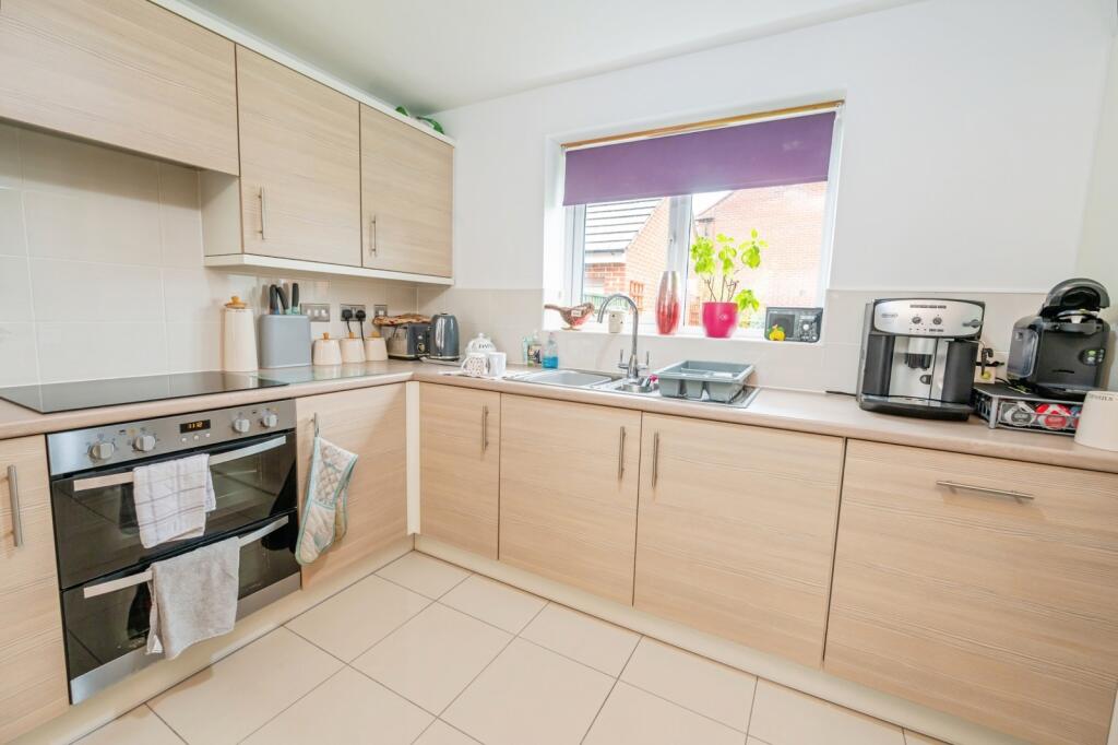 Lawrence Grove, Kidderminster, Worcestershire, DY11 - Widok 6