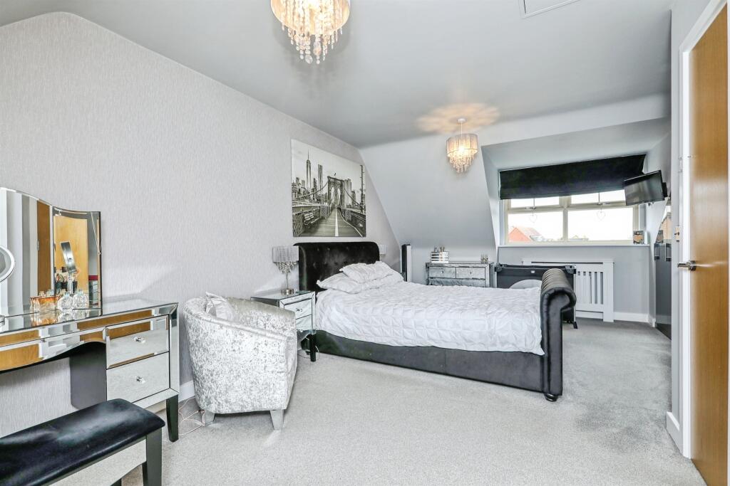 House in Rotherham, Wickersley - View 3